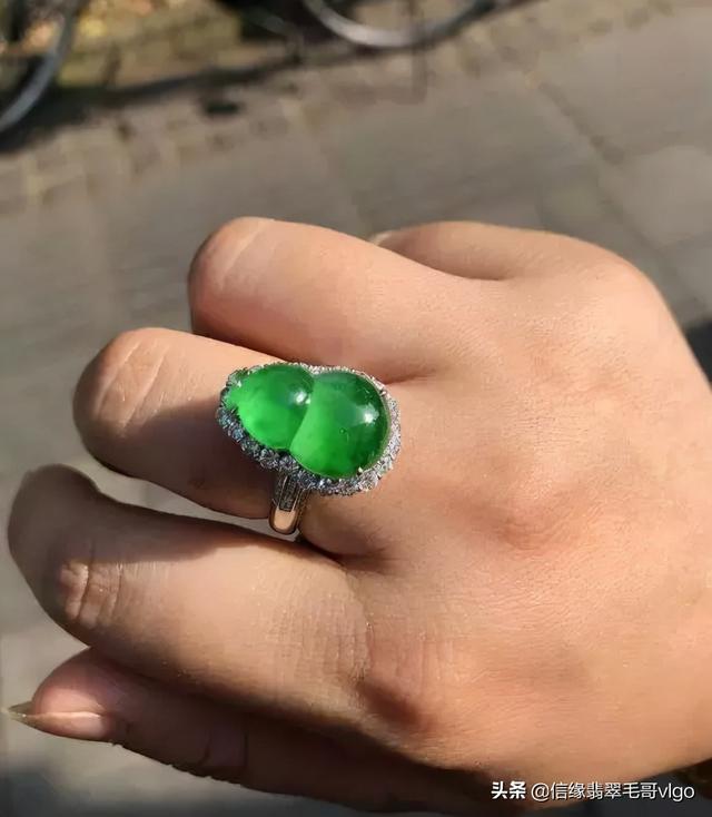 三千万以上的翡翠手镯三千多的翡翠镯子怎么样-第20张图片-翡翠网 三千万以上的翡翠手镯三千多的翡翠镯子怎么样-第20张图片-翡翠网