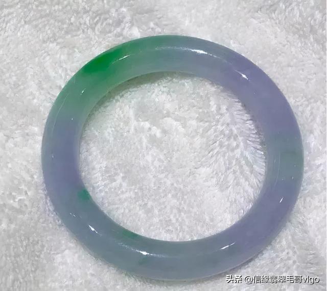 三千万以上的翡翠手镯三千多的翡翠镯子怎么样-第22张图片-翡翠网 三千万以上的翡翠手镯三千多的翡翠镯子怎么样-第22张图片-翡翠网