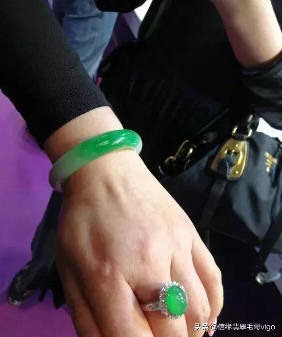 三千万以上的翡翠手镯三千多的翡翠镯子怎么样-第39张图片-翡翠网 三千万以上的翡翠手镯三千多的翡翠镯子怎么样-第39张图片-翡翠网