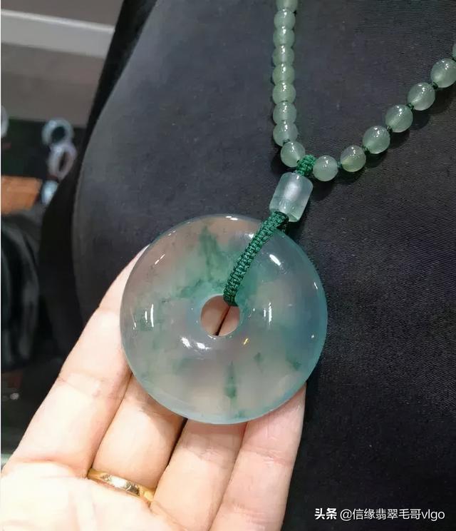 三千万以上的翡翠手镯三千多的翡翠镯子怎么样-第43张图片-翡翠网 三千万以上的翡翠手镯三千多的翡翠镯子怎么样-第43张图片-翡翠网