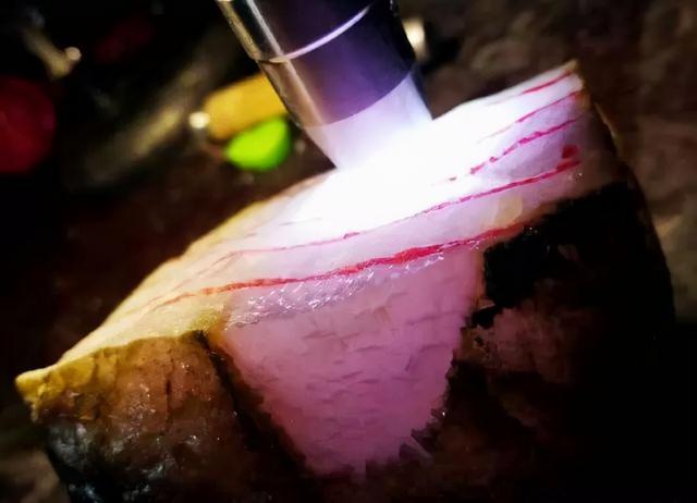 包含怎样选择原石翡翠紫罗兰质细的词条-第3张图片-翡翠网 包含怎样选择原石翡翠紫罗兰质细的词条-第3张图片-翡翠网