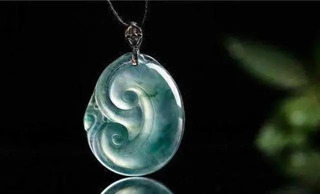 翡翠手镯的商品知识和寓意,A货翡翠手镯-第10张图片-翡翠网 翡翠手镯的商品知识和寓意,A货翡翠手镯-第10张图片-翡翠网