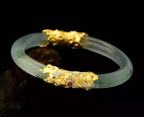 天津买玉镯子去哪,天津哪里有翡翠手镯修复-第5张图片-翡翠网 天津买玉镯子去哪,天津哪里有翡翠手镯修复-第5张图片-翡翠网