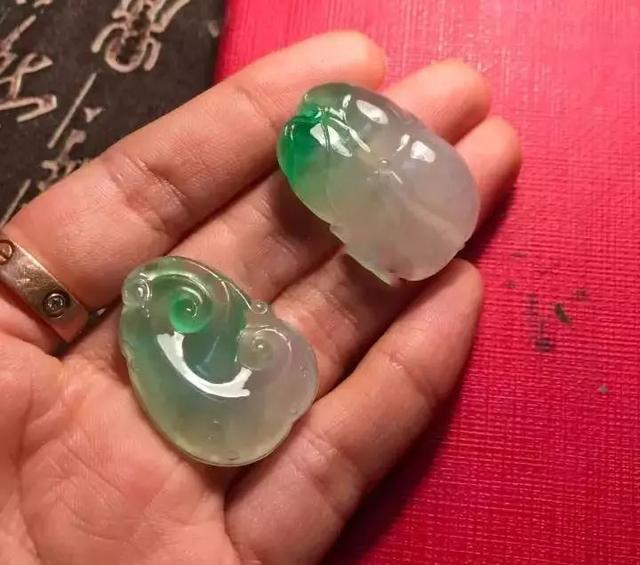 杨梅皮翡翠原石的简单介绍-第6张图片-翡翠网 杨梅皮翡翠原石的简单介绍-第6张图片-翡翠网