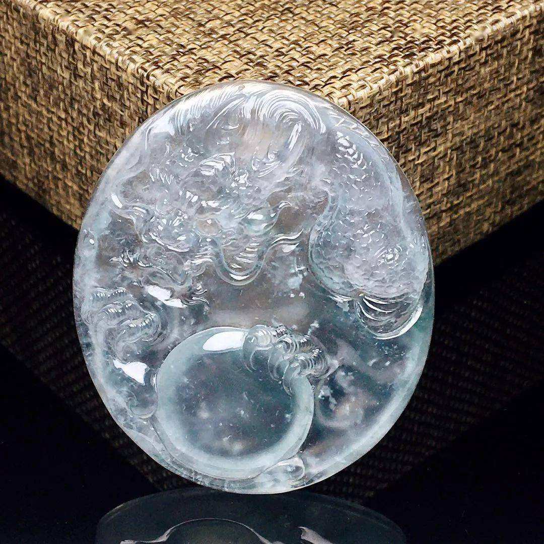 微拍堂翡翠是真的吗,微拍堂里的翡翠原石便宜-第2张图片-翡翠网 微拍堂翡翠是真的吗,微拍堂里的翡翠原石便宜-第2张图片-翡翠网