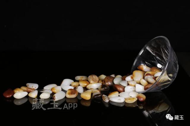 糯种翡翠原石图片翡翠原石籽料-第1张图片-翡翠网 糯种翡翠原石图片翡翠原石籽料-第1张图片-翡翠网