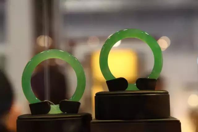 晒晒翡翠玉镯带价格晒晒我带了5年的翡翠手镯-第38张图片-翡翠网