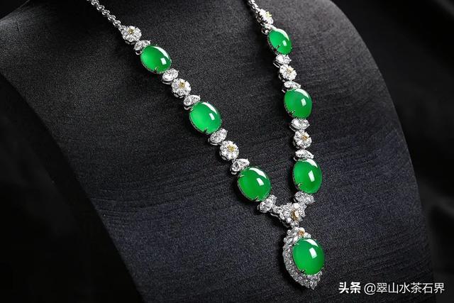 翡翠好不好怎么鉴别,翡翠价格评估-第2张图片-翡翠网 翡翠好不好怎么鉴别,翡翠价格评估-第2张图片-翡翠网