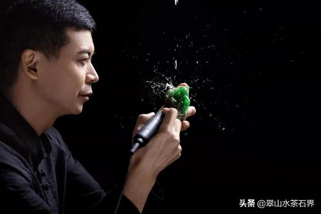 翡翠好不好怎么鉴别,翡翠价格评估-第7张图片-翡翠网 翡翠好不好怎么鉴别,翡翠价格评估-第7张图片-翡翠网