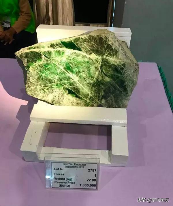 裂多翡翠原石视频,翡翠为什么要选择原石-第2张图片-翡翠网 裂多翡翠原石视频,翡翠为什么要选择原石-第2张图片-翡翠网