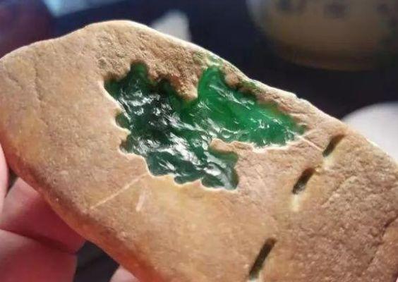 玻璃种翡翠皮壳知识,玉石翡翠知识-第2张图片-翡翠网 玻璃种翡翠皮壳知识,玉石翡翠知识-第2张图片-翡翠网