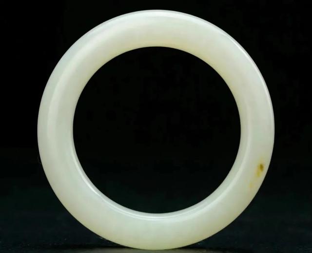 翡翠手价格翡翠手把件多少钱一个-第10张图片-翡翠网 翡翠手价格翡翠手把件多少钱一个-第10张图片-翡翠网