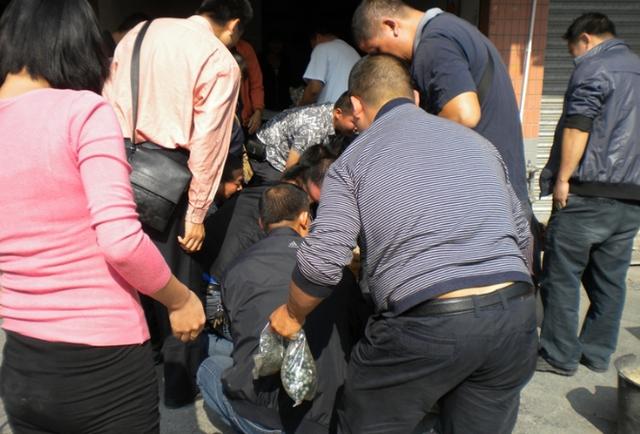 肇庆翡翠原石在哪收广东肇庆翡翠-第16张图片-翡翠网 肇庆翡翠原石在哪收广东肇庆翡翠-第16张图片-翡翠网