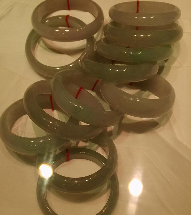 肇庆翡翠原石在哪收广东肇庆翡翠-第19张图片-翡翠网 肇庆翡翠原石在哪收广东肇庆翡翠-第19张图片-翡翠网