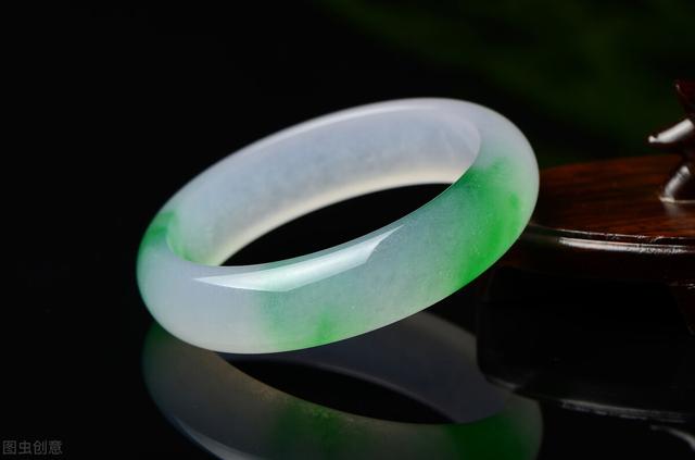 糯冰种春带彩翡翠,糯冰种春带彩翡翠镯价格-第1张图片-翡翠网 糯冰种春带彩翡翠,糯冰种春带彩翡翠镯价格-第1张图片-翡翠网