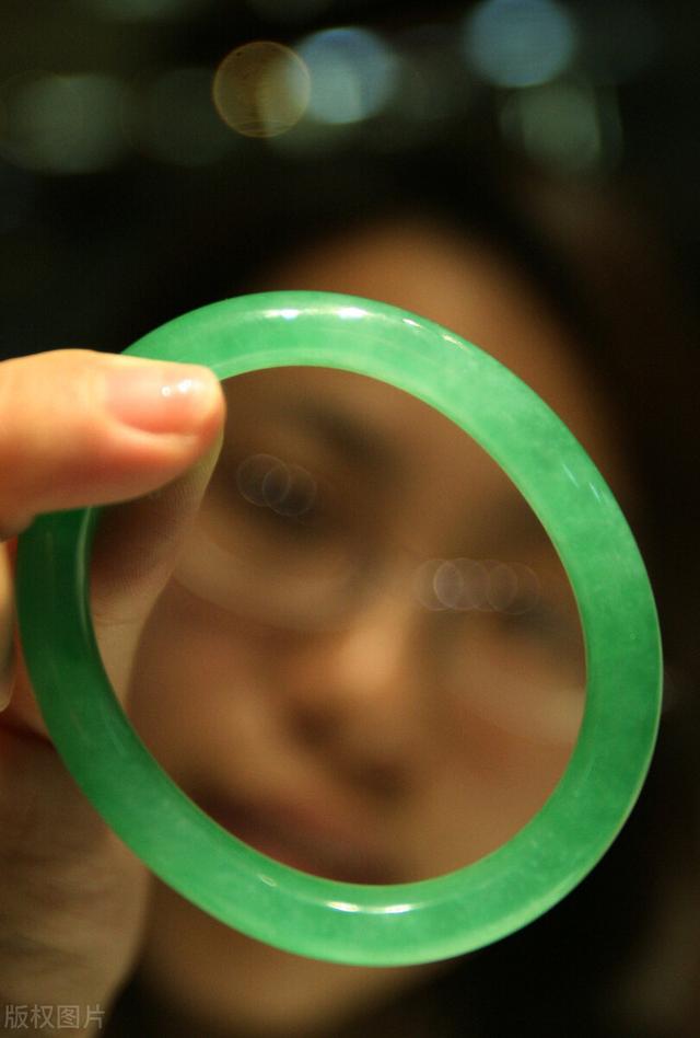 糯冰种春带彩翡翠,糯冰种春带彩翡翠镯价格-第2张图片-翡翠网 糯冰种春带彩翡翠,糯冰种春带彩翡翠镯价格-第2张图片-翡翠网