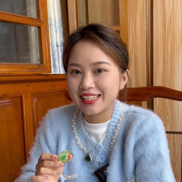 黄加绿翡翠为什么这么贵大马坎黄加绿翡翠知识-第6张图片-翡翠网 黄加绿翡翠为什么这么贵大马坎黄加绿翡翠知识-第6张图片-翡翠网