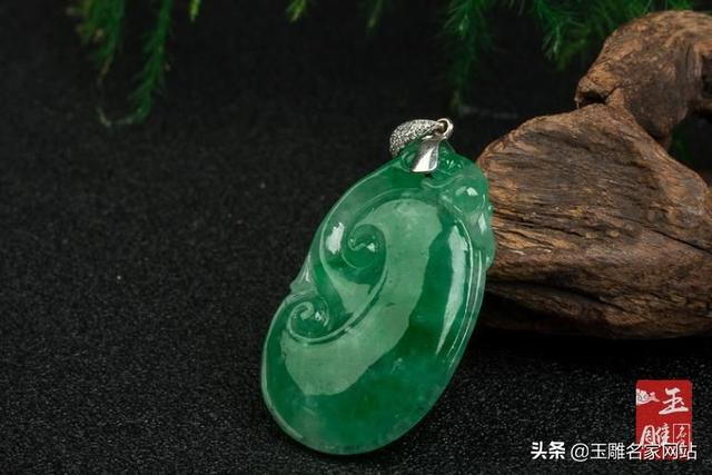 糯冰中翡翠知识冰糯种能越戴越透吗-第2张图片-翡翠网 糯冰中翡翠知识冰糯种能越戴越透吗-第2张图片-翡翠网