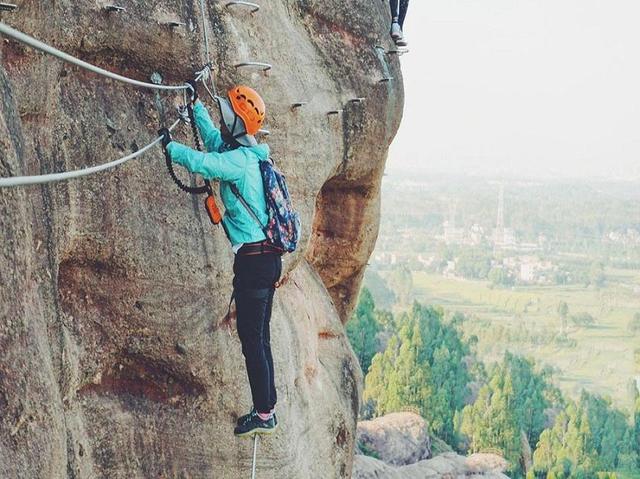 抖音很火的攀岩游戏抖音上攀爬悬崖的游戏-第3张图片-翡翠网 抖音很火的攀岩游戏抖音上攀爬悬崖的游戏-第3张图片-翡翠网