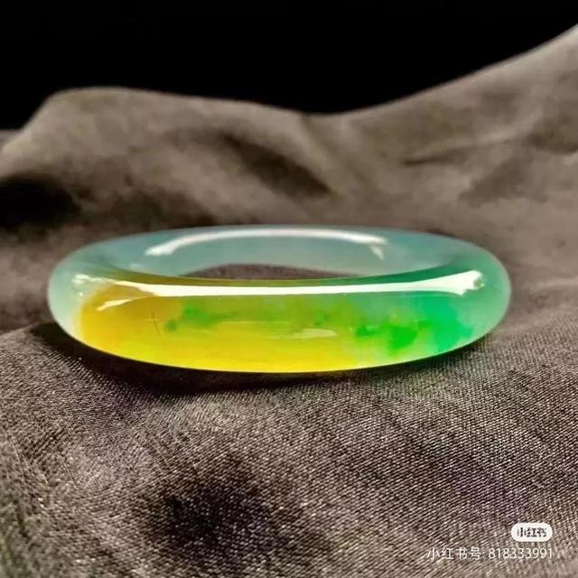 翡翠的种水色怎么辨别翡翠文化翡翠知识什么是种水色-第3张图片-翡翠网 翡翠的种水色怎么辨别翡翠文化翡翠知识什么是种水色-第3张图片-翡翠网