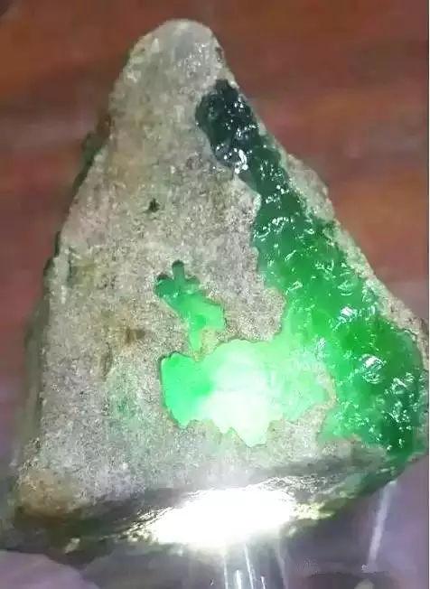 苏州翡翠原石图片苏州翡翠市场在哪里-第3张图片-翡翠网 苏州翡翠原石图片苏州翡翠市场在哪里-第3张图片-翡翠网