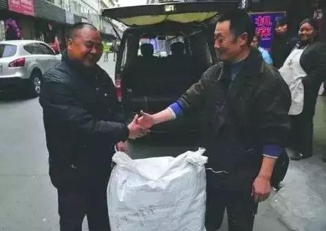 苏州翡翠原石图片苏州翡翠市场在哪里-第4张图片-翡翠网 苏州翡翠原石图片苏州翡翠市场在哪里-第4张图片-翡翠网