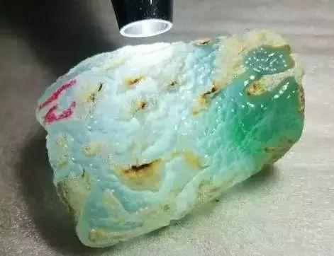 苏州翡翠原石图片苏州翡翠市场在哪里-第9张图片-翡翠网 苏州翡翠原石图片苏州翡翠市场在哪里-第9张图片-翡翠网