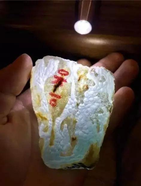 苏州翡翠原石图片苏州翡翠市场在哪里-第11张图片-翡翠网 苏州翡翠原石图片苏州翡翠市场在哪里-第11张图片-翡翠网