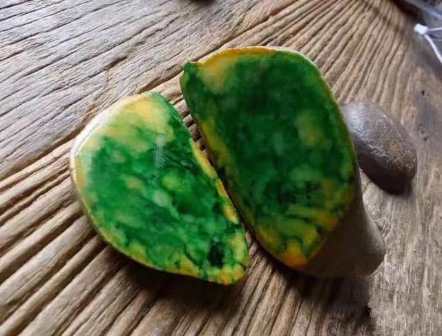 翡翠原石给价不要,翡翠原石现在什么价-第3张图片-翡翠网 翡翠原石给价不要,翡翠原石现在什么价-第3张图片-翡翠网