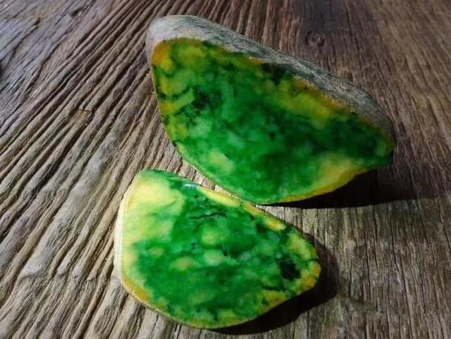 翡翠原石给价不要,翡翠原石现在什么价-第5张图片-翡翠网 翡翠原石给价不要,翡翠原石现在什么价-第5张图片-翡翠网