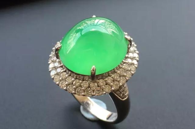 翡翠的帝王绿是原石极品帝王绿翡翠原石图片-第4张图片-翡翠网 翡翠的帝王绿是原石极品帝王绿翡翠原石图片-第4张图片-翡翠网