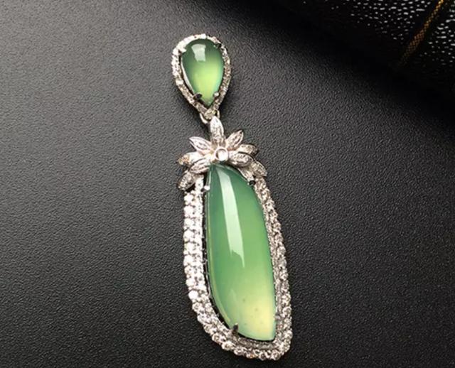 翡翠的帝王绿是原石极品帝王绿翡翠原石图片-第6张图片-翡翠网 翡翠的帝王绿是原石极品帝王绿翡翠原石图片-第6张图片-翡翠网