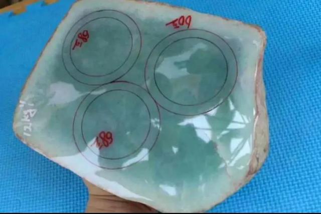 翡翠原石专卖店视频,翡翠原石产地是哪里-第5张图片-翡翠网 翡翠原石专卖店视频,翡翠原石产地是哪里-第5张图片-翡翠网