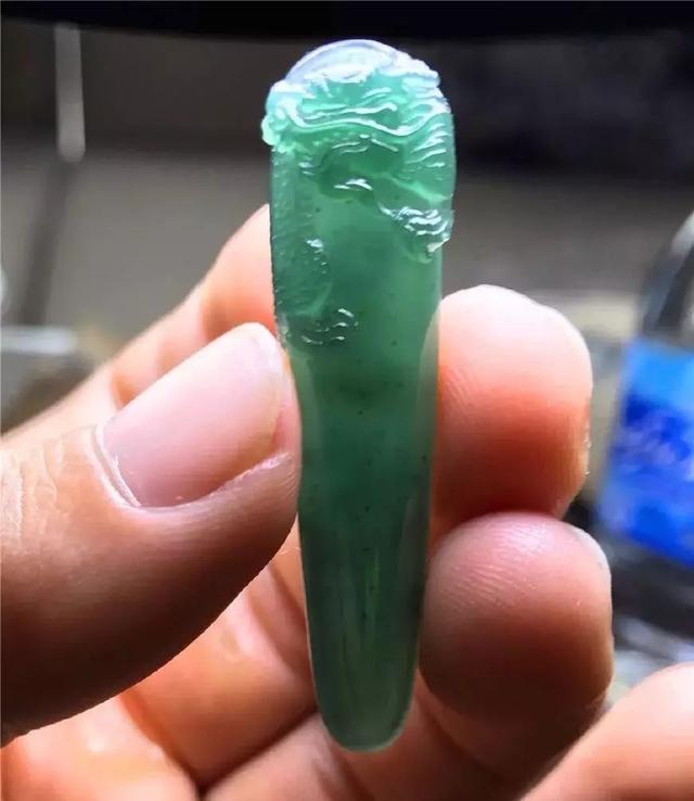 翡翠湖水蓝原石蓝色的翡翠是真的吗-第7张图片-翡翠网 翡翠湖水蓝原石蓝色的翡翠是真的吗-第7张图片-翡翠网