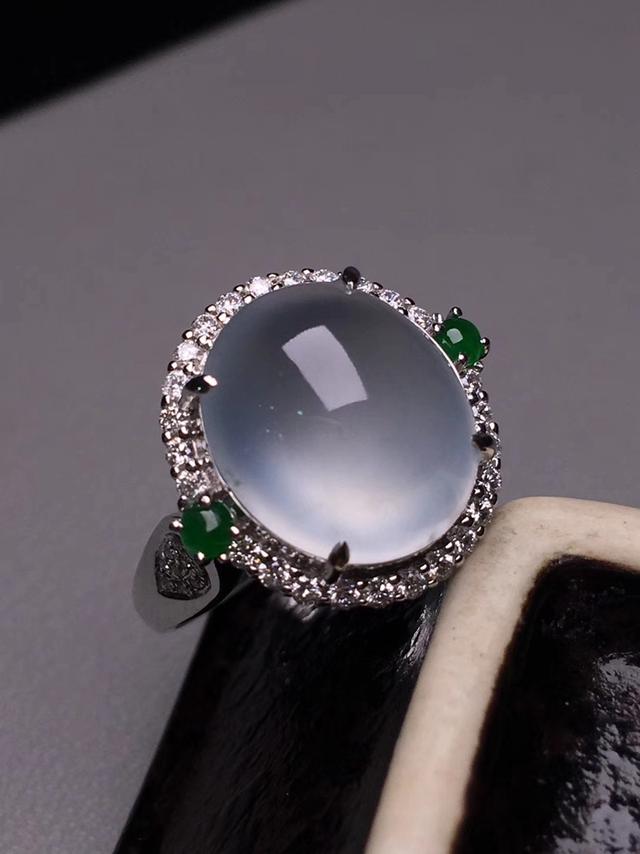 关于翡翠手镯的浅表裂纹的信息-第4张图片-翡翠网 关于翡翠手镯的浅表裂纹的信息-第4张图片-翡翠网