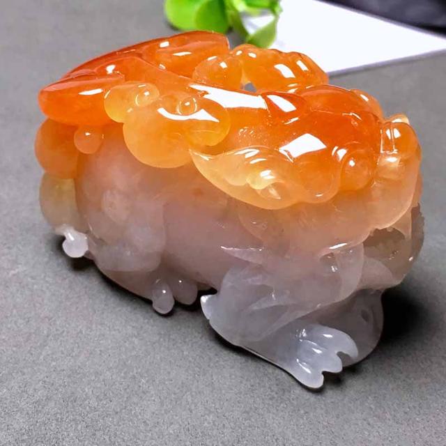 关于翡翠手镯的浅表裂纹的信息-第5张图片-翡翠网 关于翡翠手镯的浅表裂纹的信息-第5张图片-翡翠网