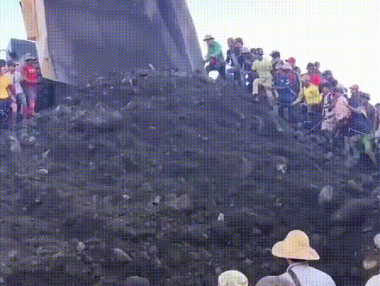 怎么去缅甸挖翡翠原石挖到翡翠原石需要上交-第4张图片-翡翠网 怎么去缅甸挖翡翠原石挖到翡翠原石需要上交-第4张图片-翡翠网