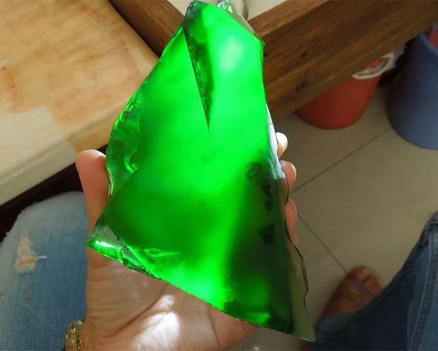 夜市400元翡翠原石图的简单介绍-第13张图片-翡翠网 夜市400元翡翠原石图的简单介绍-第13张图片-翡翠网