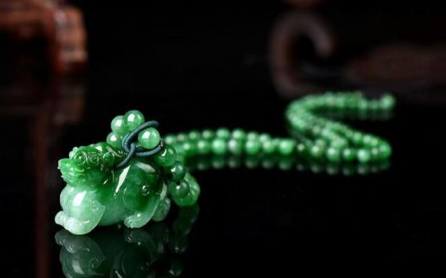 翡翠专业知识培训资料ppt,银饰专业知识培训资料-第2张图片-翡翠网 翡翠专业知识培训资料ppt,银饰专业知识培训资料-第2张图片-翡翠网