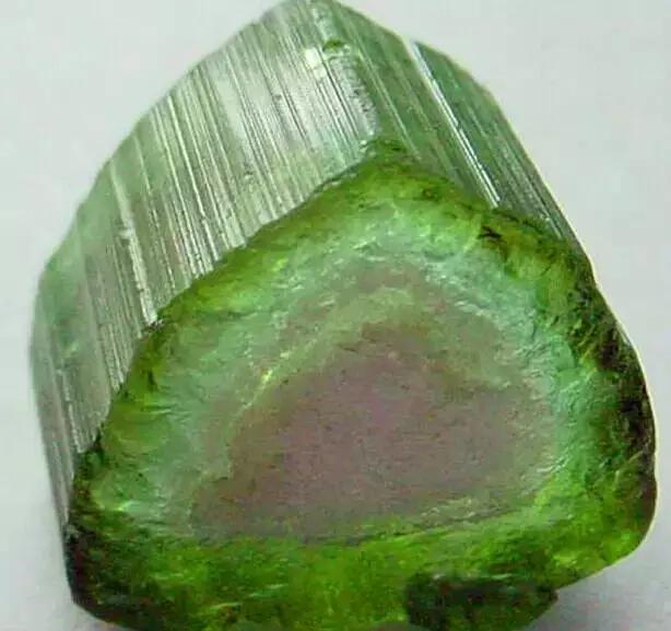 仪征翡翠原石吧,种嫩翡翠原石-第12张图片-翡翠网 仪征翡翠原石吧,种嫩翡翠原石-第12张图片-翡翠网