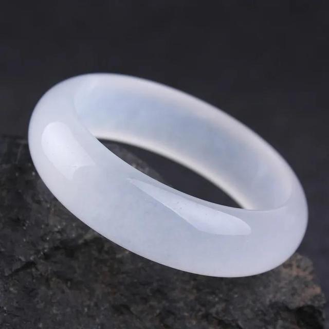 翡翠的种类和级别,褐翅翡翠百科知识-第10张图片-翡翠网 翡翠的种类和级别,褐翅翡翠百科知识-第10张图片-翡翠网