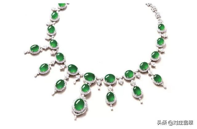 顶级翡翠图片及价格表翡翠b货在灯光下的图片-第15张图片-翡翠网 顶级翡翠图片及价格表翡翠b货在灯光下的图片-第15张图片-翡翠网