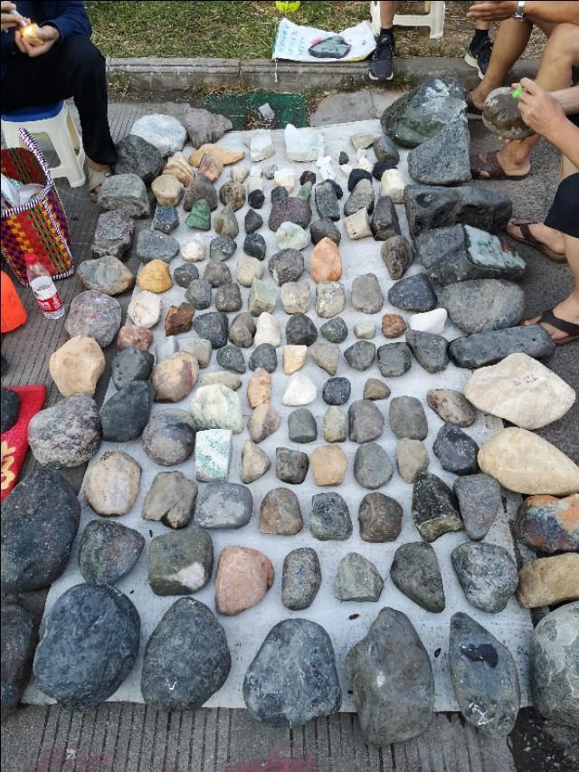 木姐翡翠原石图片的简单介绍-第2张图片-翡翠网 木姐翡翠原石图片的简单介绍-第2张图片-翡翠网