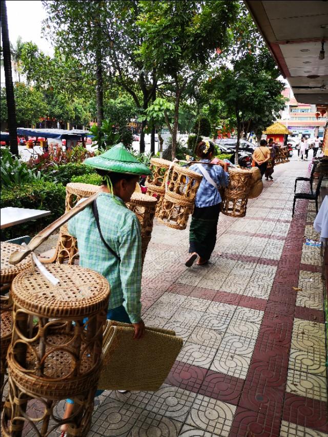 木姐翡翠原石图片的简单介绍-第5张图片-翡翠网 木姐翡翠原石图片的简单介绍-第5张图片-翡翠网