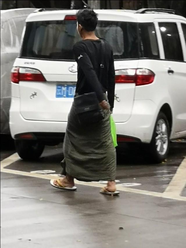 木姐翡翠原石图片的简单介绍-第6张图片-翡翠网 木姐翡翠原石图片的简单介绍-第6张图片-翡翠网