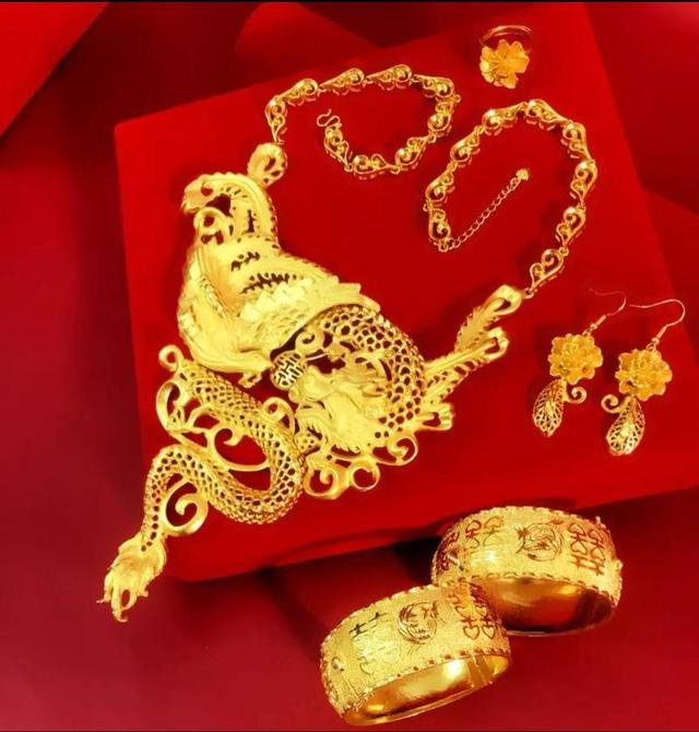 阿仙翡翠手镯3号直播间晒晒我带了5年的翡翠手镯-第1张图片-翡翠网 阿仙翡翠手镯3号直播间晒晒我带了5年的翡翠手镯-第1张图片-翡翠网