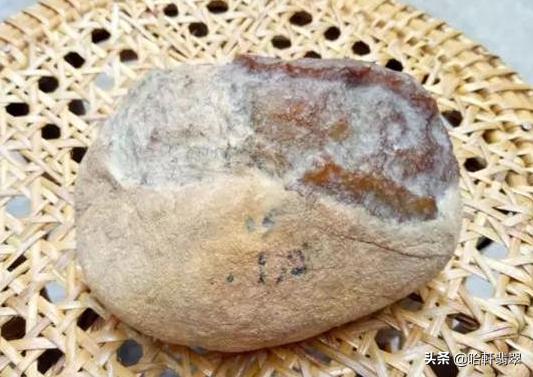 翡翠原石店铺推荐怎么写翡翠是玉吗玉是翡翠吗-第7张图片-翡翠网 翡翠原石店铺推荐怎么写翡翠是玉吗玉是翡翠吗-第7张图片-翡翠网