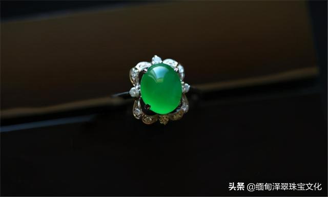 翡翠烤色手镯怎么辨认,黄翡翠烤色怎么能看出来-第4张图片-翡翠网 翡翠烤色手镯怎么辨认,黄翡翠烤色怎么能看出来-第4张图片-翡翠网