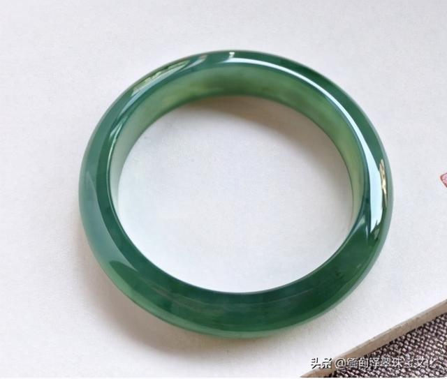 翡翠烤色手镯怎么辨认,黄翡翠烤色怎么能看出来-第24张图片-翡翠网 翡翠烤色手镯怎么辨认,黄翡翠烤色怎么能看出来-第24张图片-翡翠网