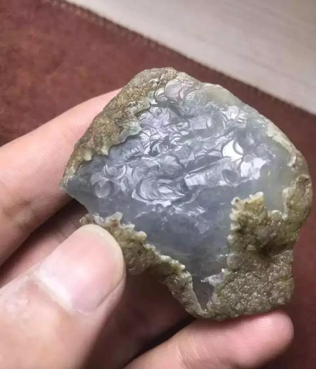 关于翡翠原石的杠味的信息-第2张图片-翡翠网 关于翡翠原石的杠味的信息-第2张图片-翡翠网